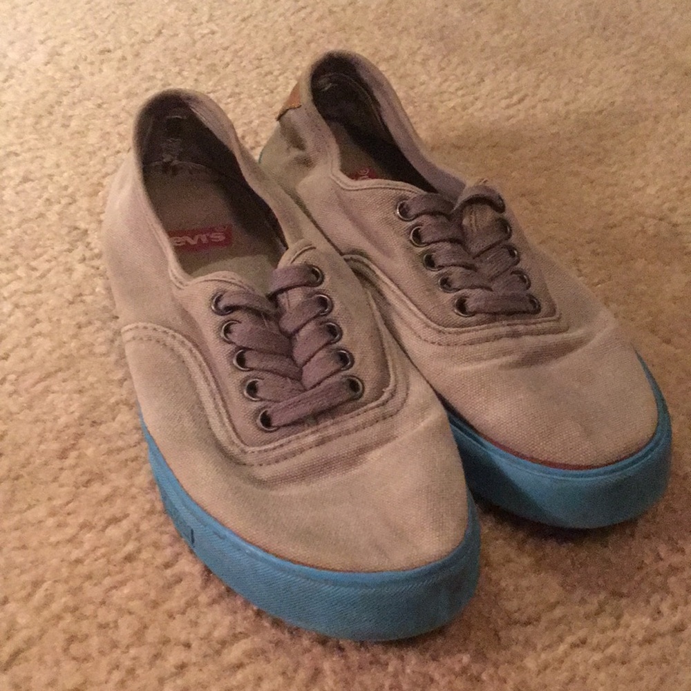 Levies skate shoes